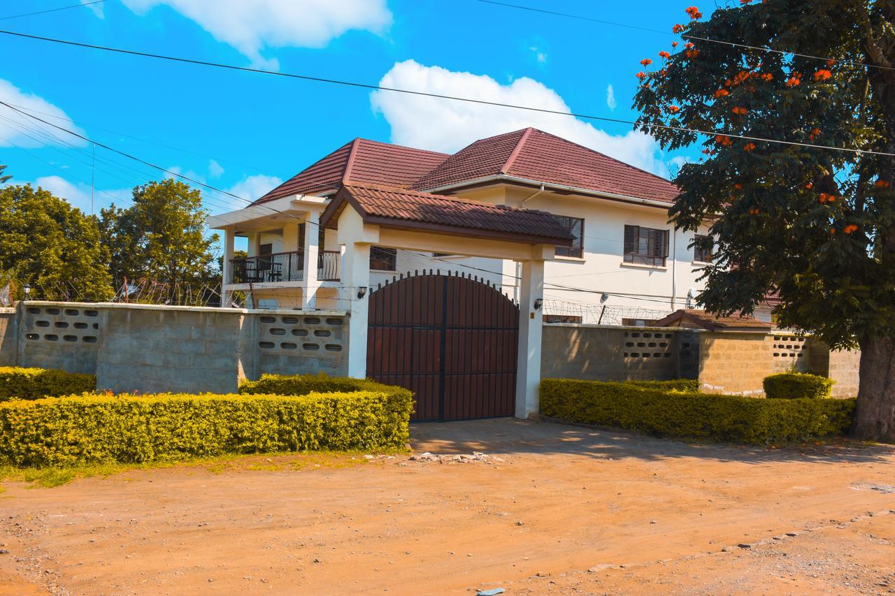 Wakawaka Hostel Arusha Esterno foto