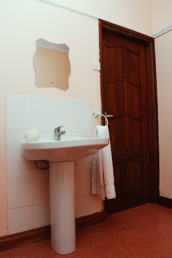 Wakawaka Hostel Arusha Esterno foto