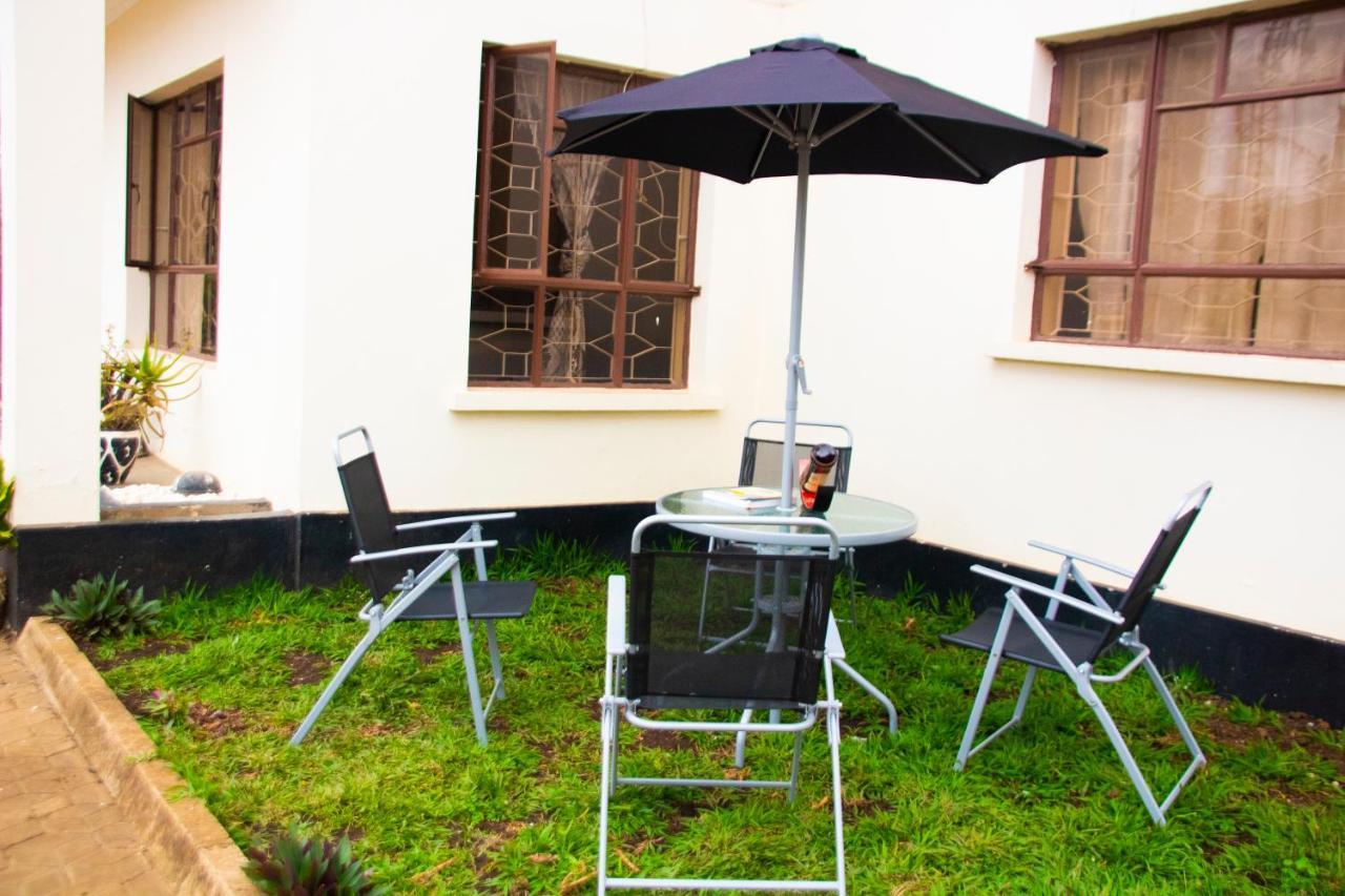 Wakawaka Hostel Arusha Esterno foto