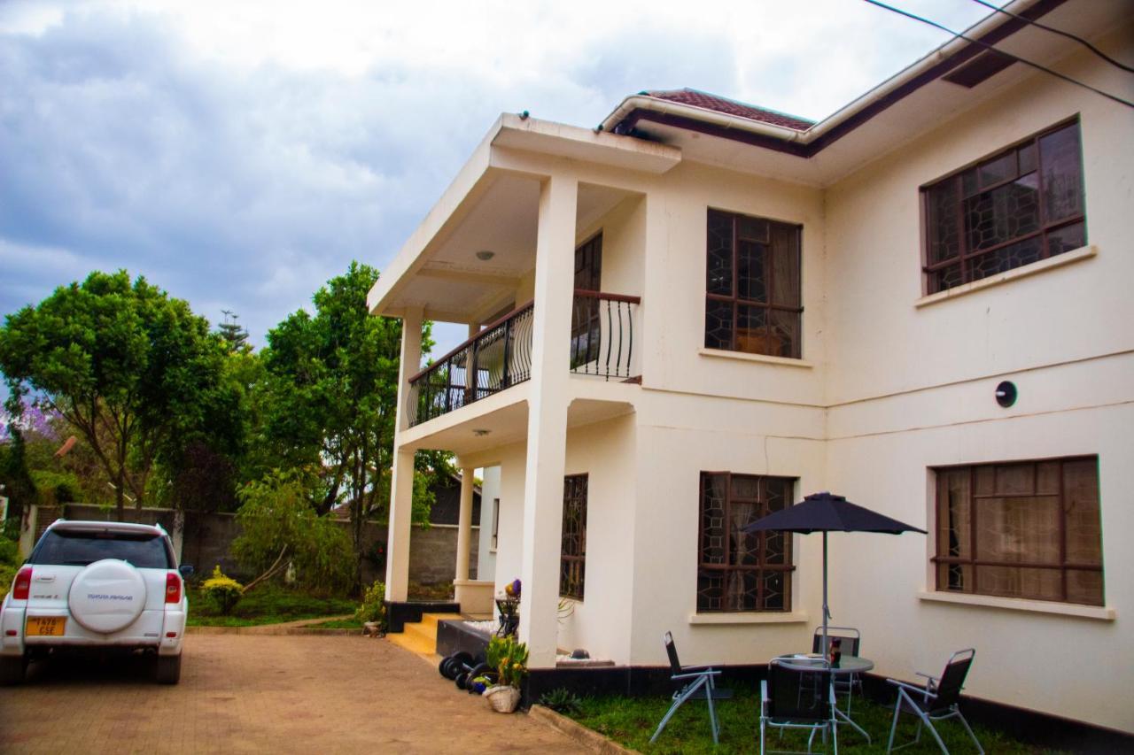 Wakawaka Hostel Arusha Esterno foto