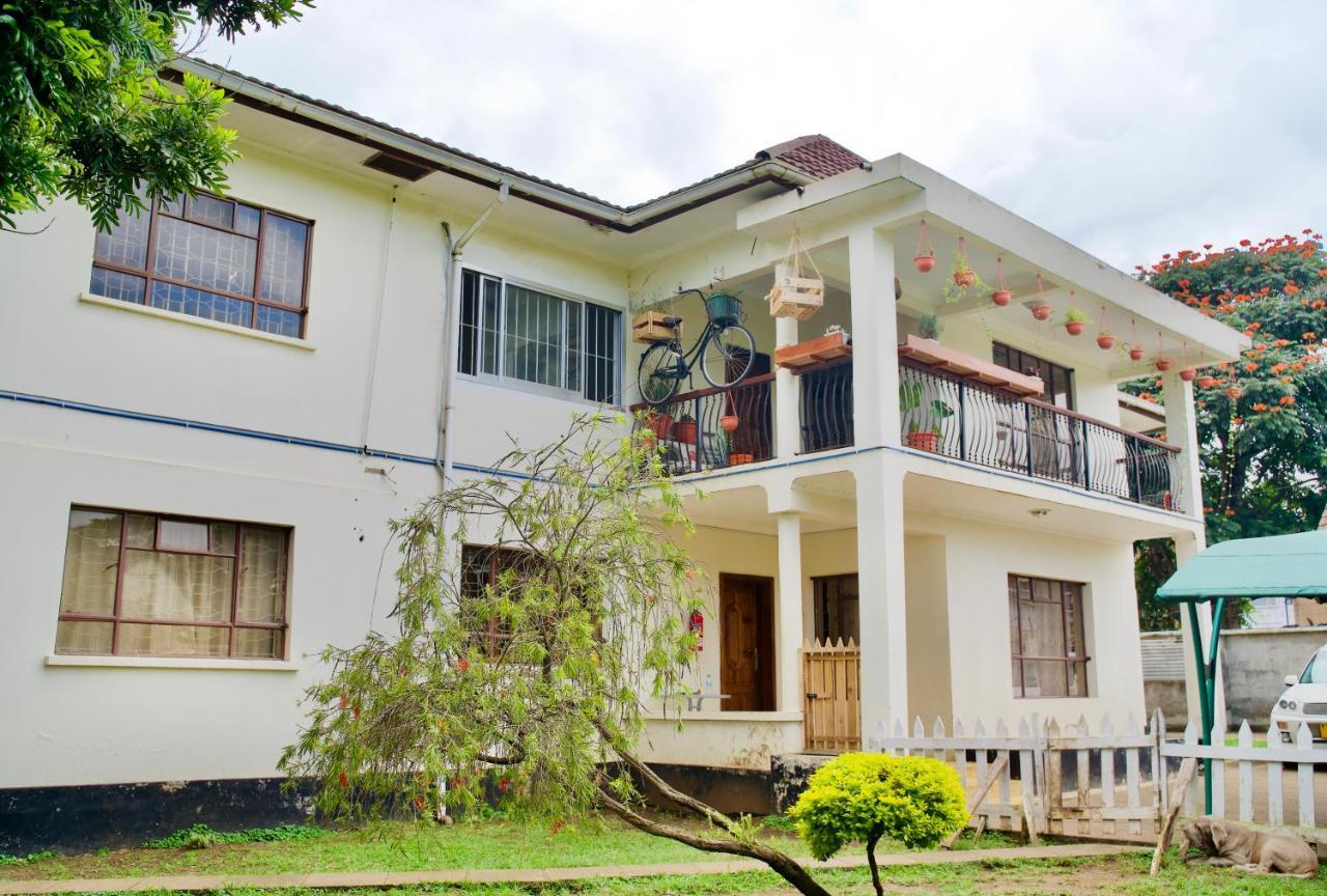 Wakawaka Hostel Arusha Esterno foto
